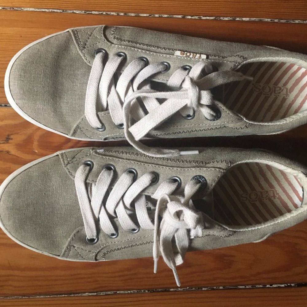 Taos Sneaker w/ Orthotics